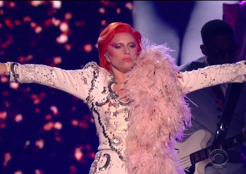 Grammy: Veličanstvena Lady Gaga i njezina posveta Bowieju