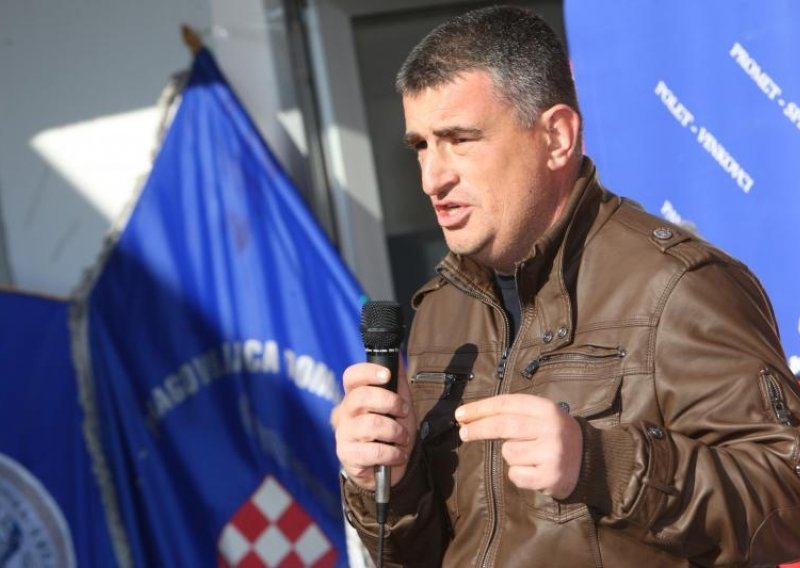 Oštar odgovor Bulja: Priljepci velikih stranaka, nema više lova u mutnom!