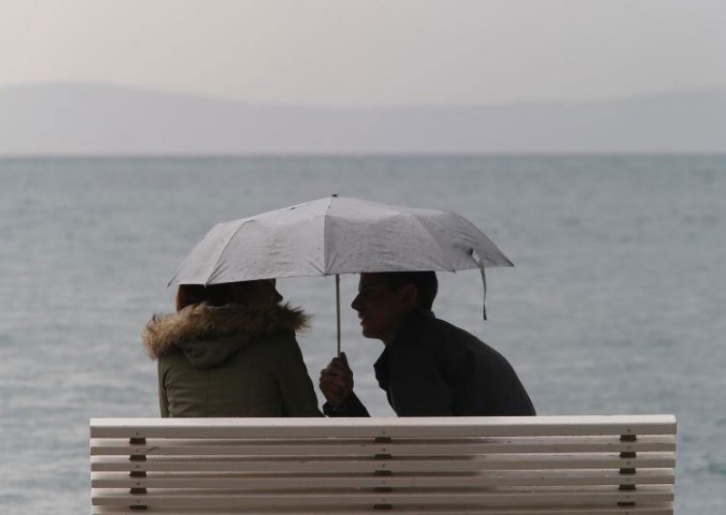 Kiša će biti obilna, navečer i snijeg, a evo kakvo nas vrijeme čeka za vikend