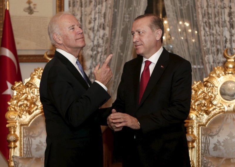 Biden i Erdogan razgovarali o borbi protiv IS-a