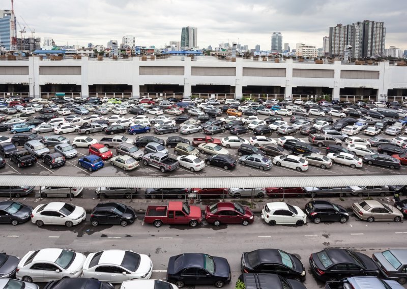 Automobili parkirani na suncu brzo postižu smrtonosne temperature