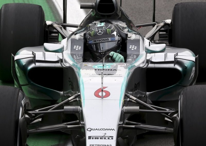 Rosberg na vrhu, Mercedes nedodirljiv u Brazilu