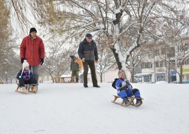 U Hrvatskoj Kostajnici rekordnih 41 cm snijega
