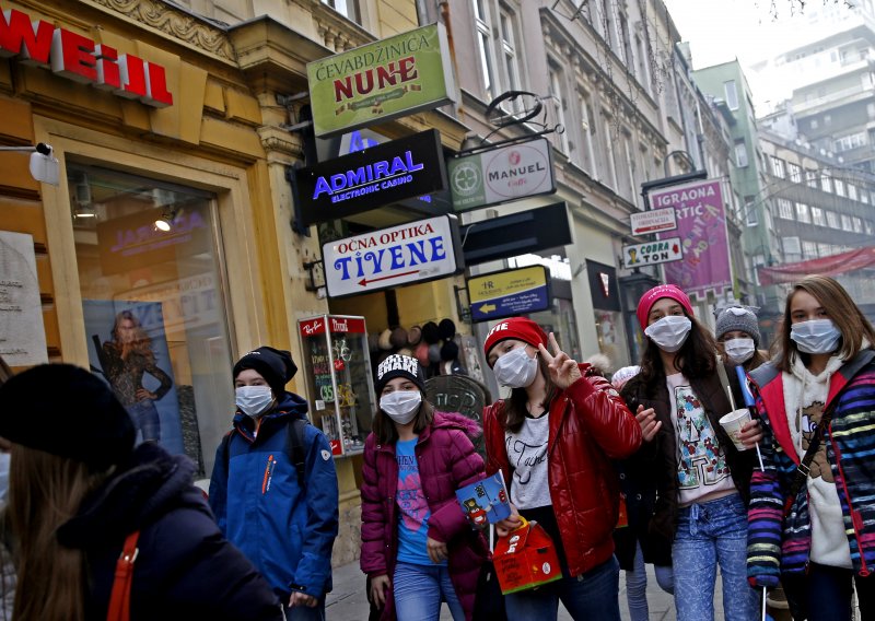 Zbog zagađenja zraka u Sarajevu prekinuta nastava