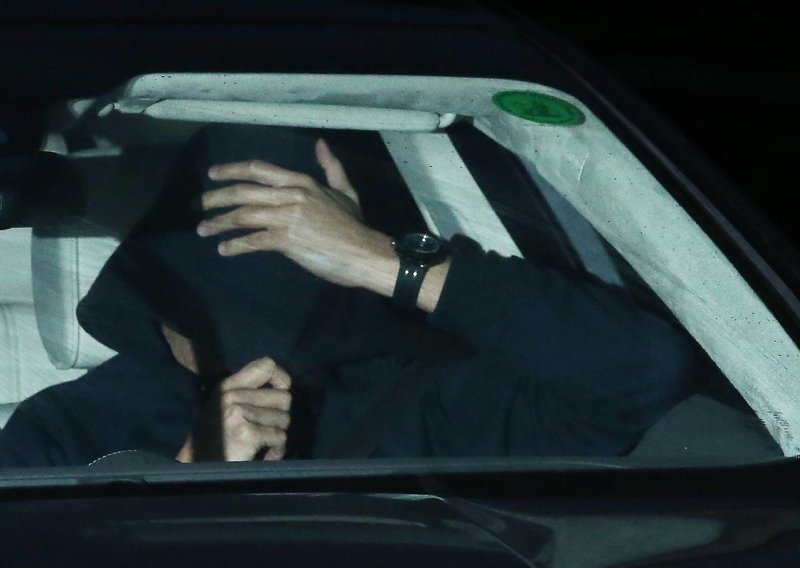 Posramljeni Mourinho skrivao lice: Zar se zbilja vraća u Real?