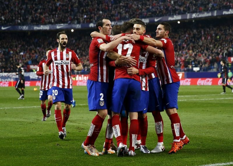 Atletico iskoristio Barcin kiks; Real se osramotio