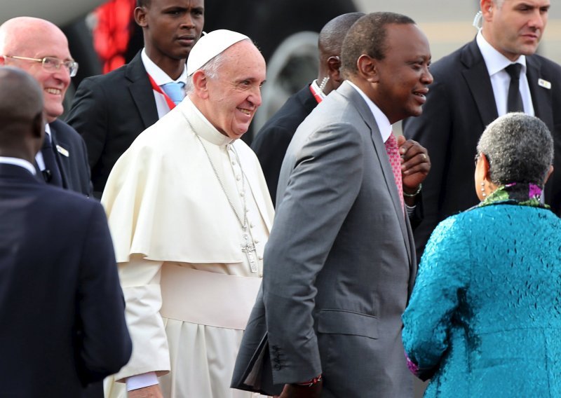 Papa Franjo u Africi: Više se bojim komaraca od terorista