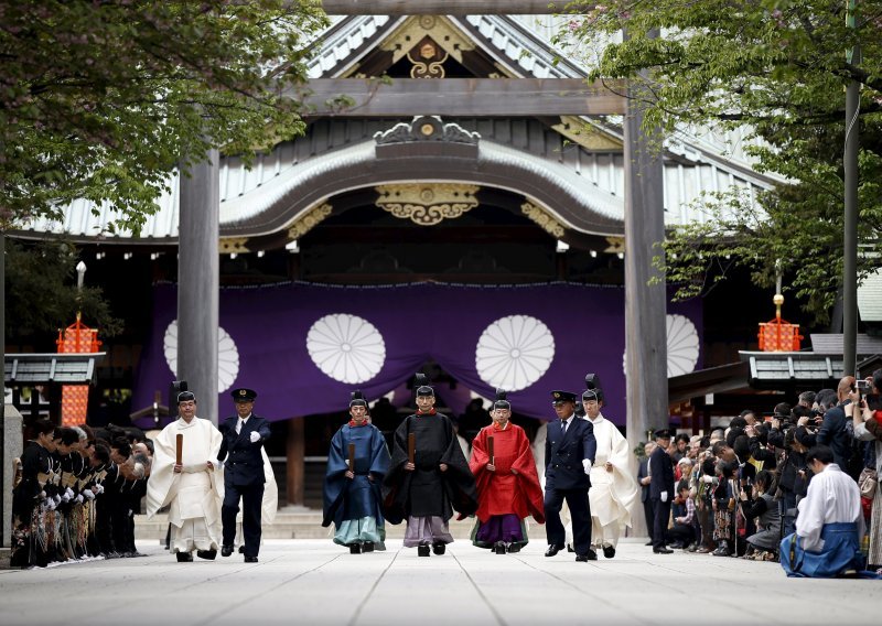 Kina na nogama zbog posjete Japanaca kontroverznom svetištu