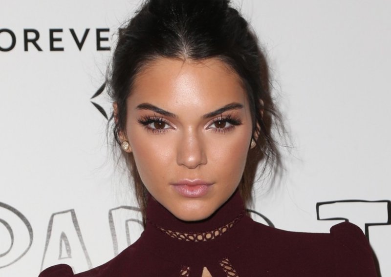 Kendall Jenner oštro odgovorila na glasine da je trudna