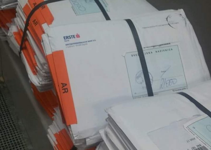 U Udruzi Franak tvrde da Erste krši zakon, u Kredi zadovoljni