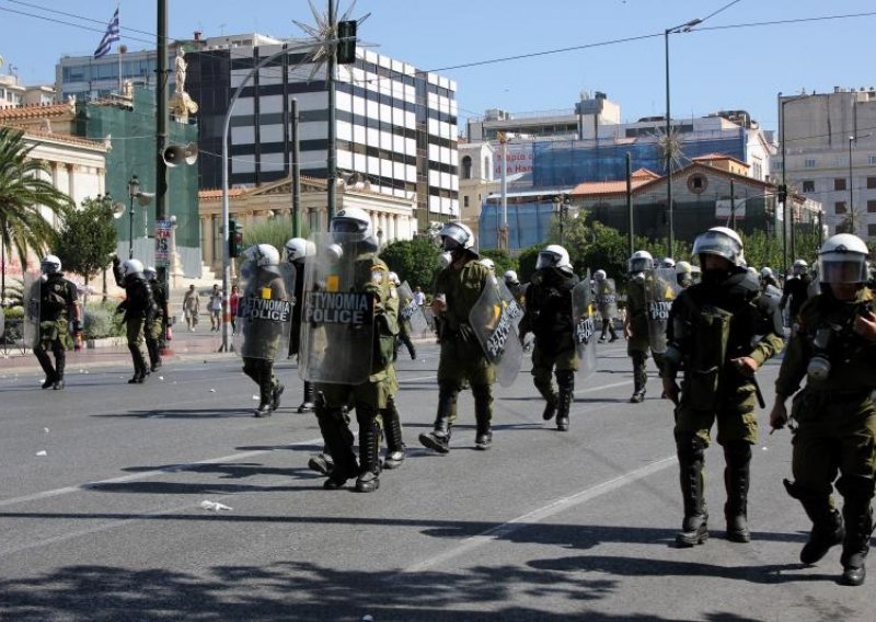 Grčka policija spremno reagirala; sve veći broj uhićenih navijača