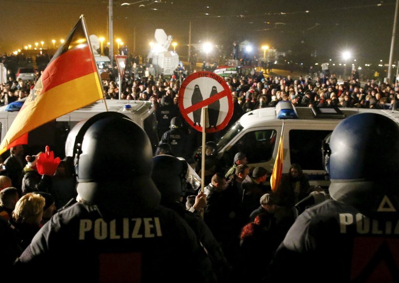 U Njemačkoj vrije: s rastom broja izbjeglica eskalira i mržnja