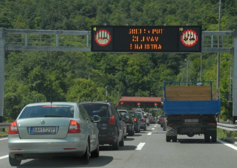 Smrt u prometu: BMW je jurio 140 na sat i pretjecao u tunelu!
