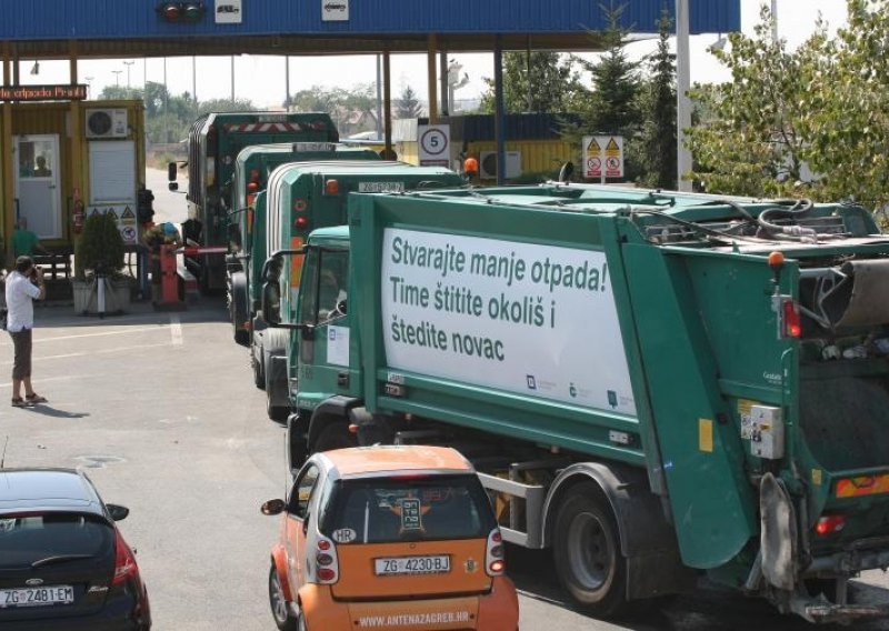 Put Varaždina krenulo 35 tona smeća iz Makarske