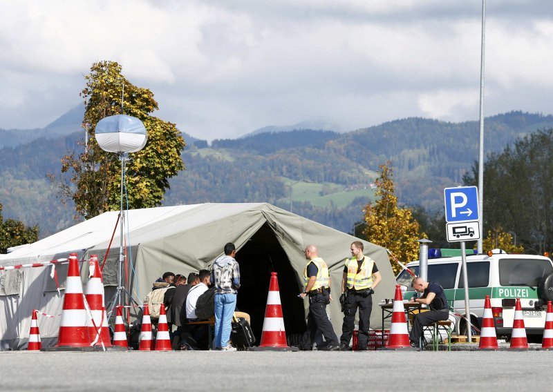 Njemački konzervativci žele tranzitne zone za migrante