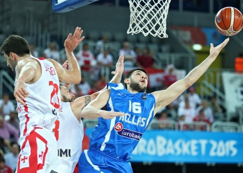 Luda akcija srpskih košarkaša, Grci rutinski s Gruzijcima