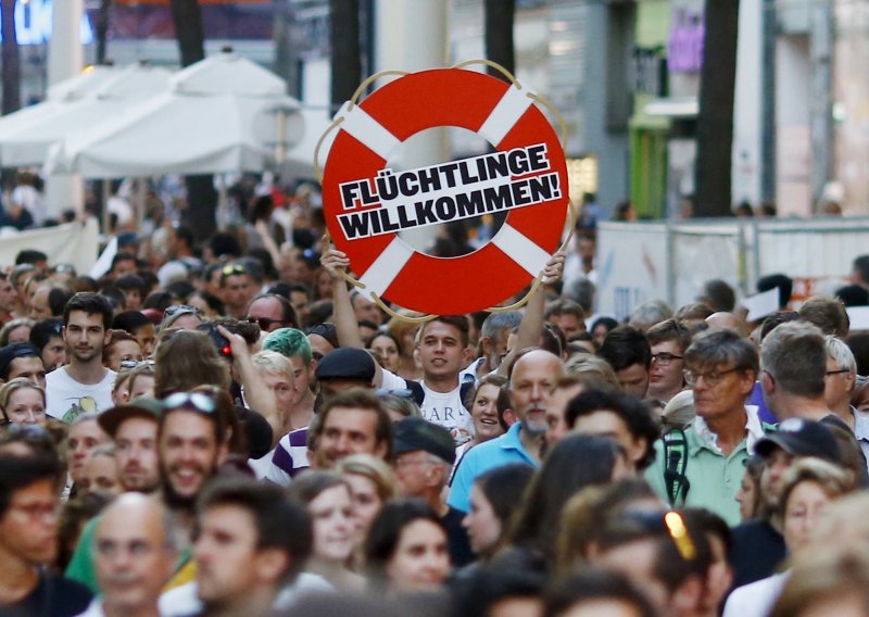 U Beču se okupilo 20.000 ljudi: Dosta smrti, patnje i progona!