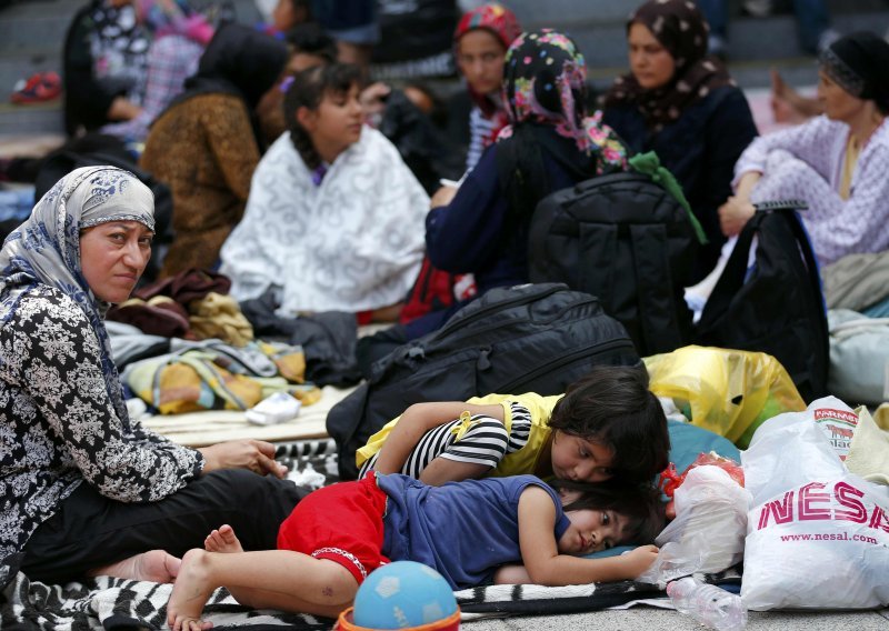 Izbjeglice u mađarskom logoru počeli štrajk glađu