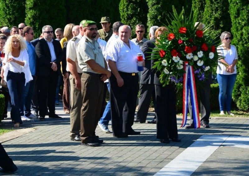 Komšić napao Penavu zbog dana vukovarskih branitelja