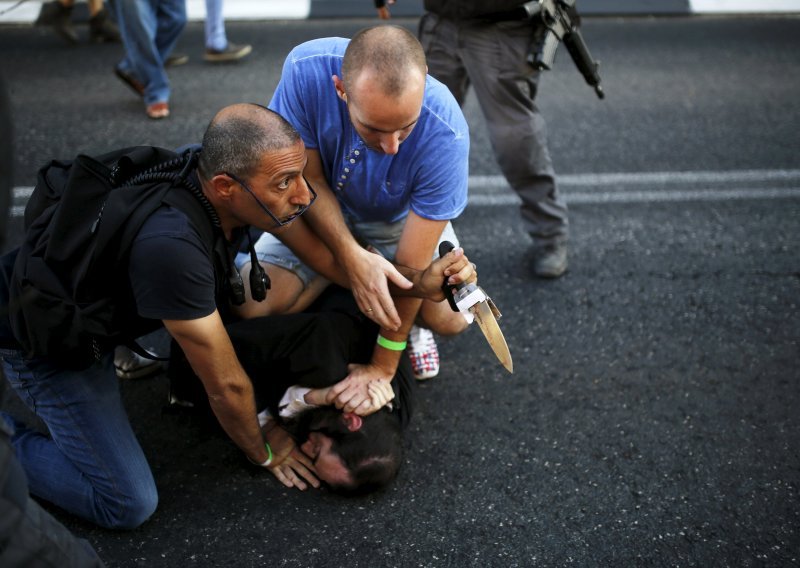 Šest ljudi izbodeno nožem na gay paradi u Izraelu