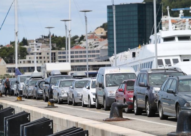 Split očekuje više od 100.000 putnika