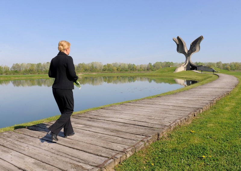 Predsjednica posjetila Jasenovac, slijedi Bleiburg