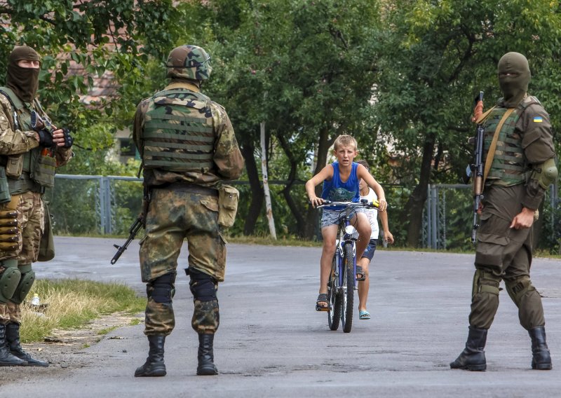 Proruske snage žestoko napale Ukrajince, 8 ubijenih
