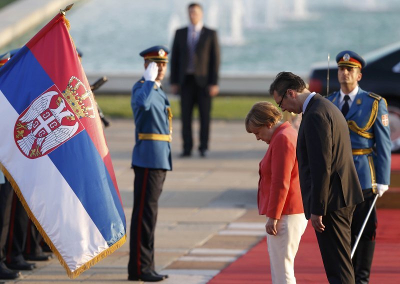 Merkel ishvalila Srbiju i obećala potporu za EU