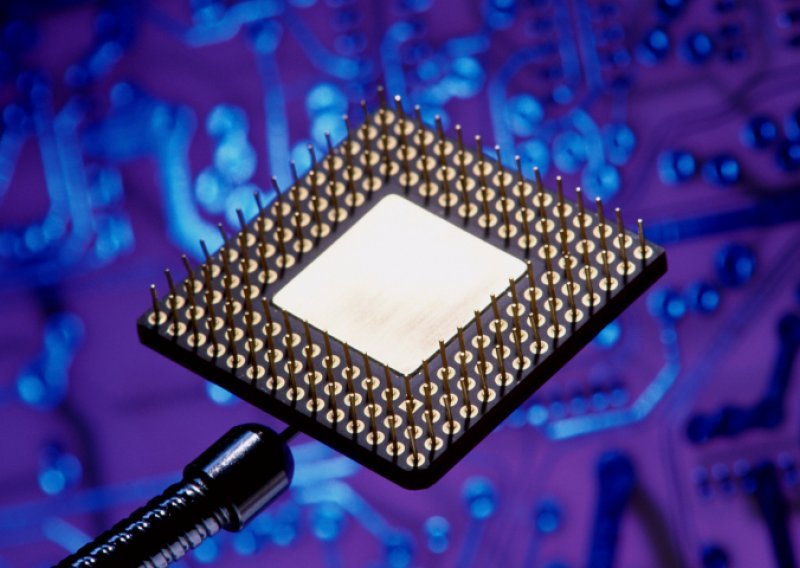 Intelov novi čip za (još) manje uređaje 2-u-1