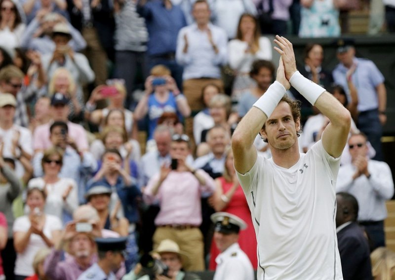 Gasquet šokirao Wawrinku, Federer na domaćeg heroja