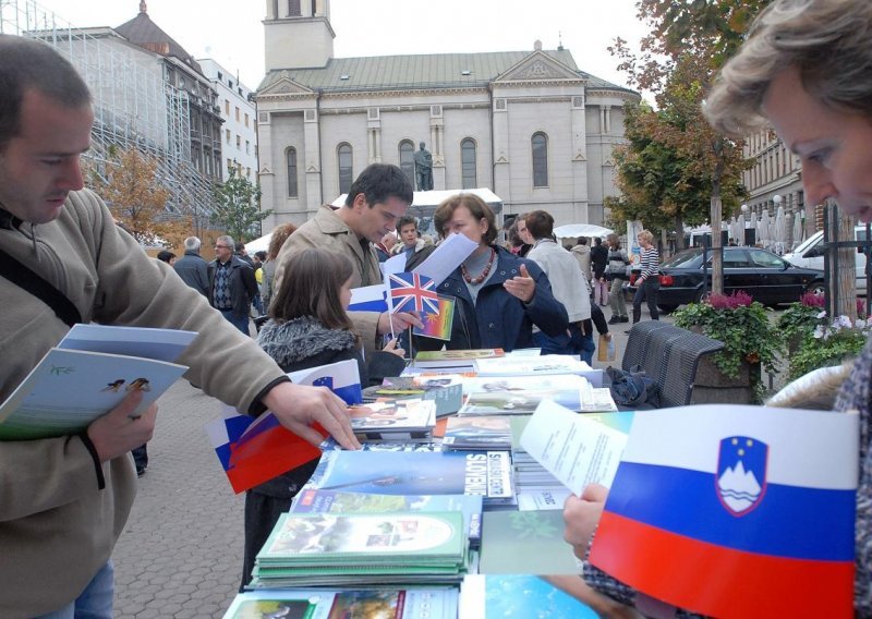 Slovenski jezik žele zakonom zaštititi od engleskog i hrvatskog