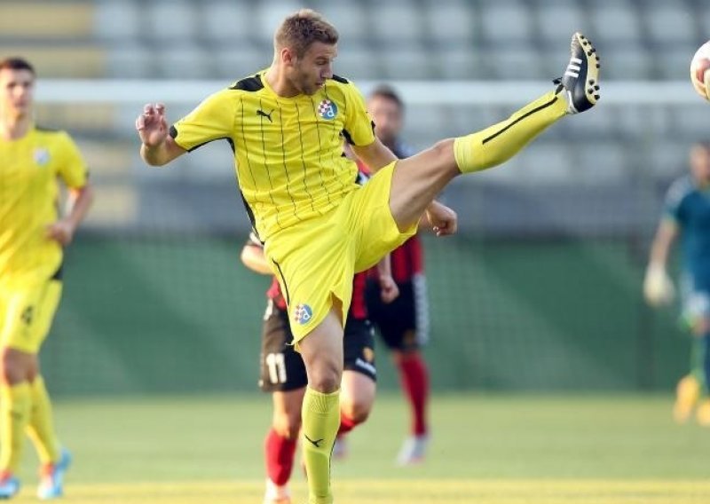 Dinamo svladao Vardar, navijači vrijeđali Mamiće