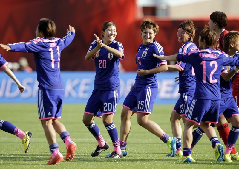 Autogolčina odlučila polufinale između Japanki i Engleskinja!