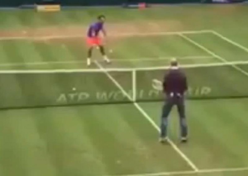 Pep Guardiola pokazao Federeru svoj teniski gen