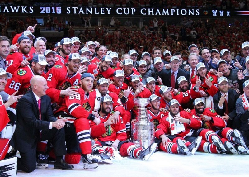 Chicago s tri uzastopne pobjede do šestog Stanley Cupa