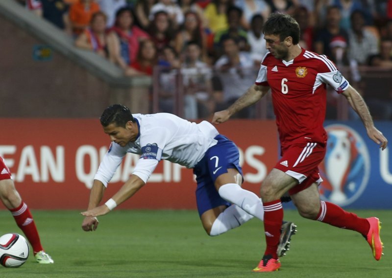 Ronaldo hat-trickom spasio Portugal u Erevanu!
