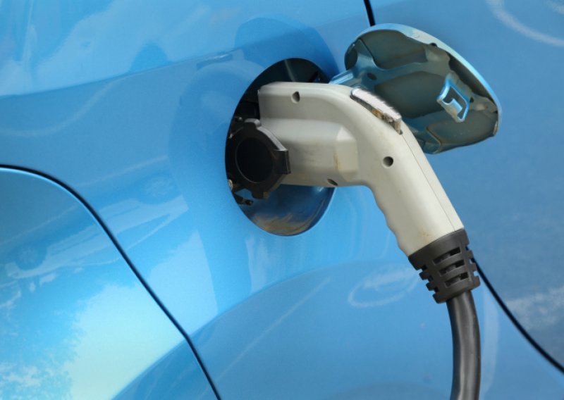 Globalna prodaja električnih automobila porasla za 63 posto