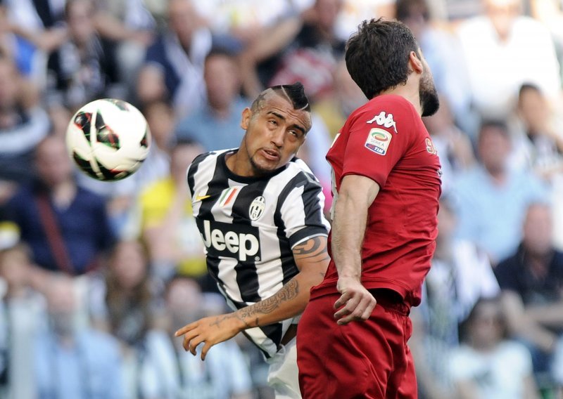 Cagliari uništio Juventusov lov na rekord