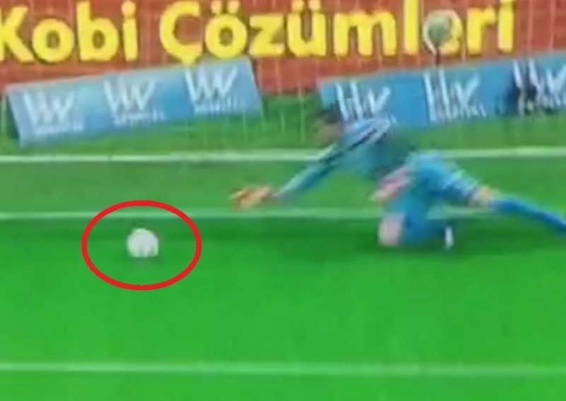 Sneijderov gol digao Tursku na noge; je li mu golman pustio?