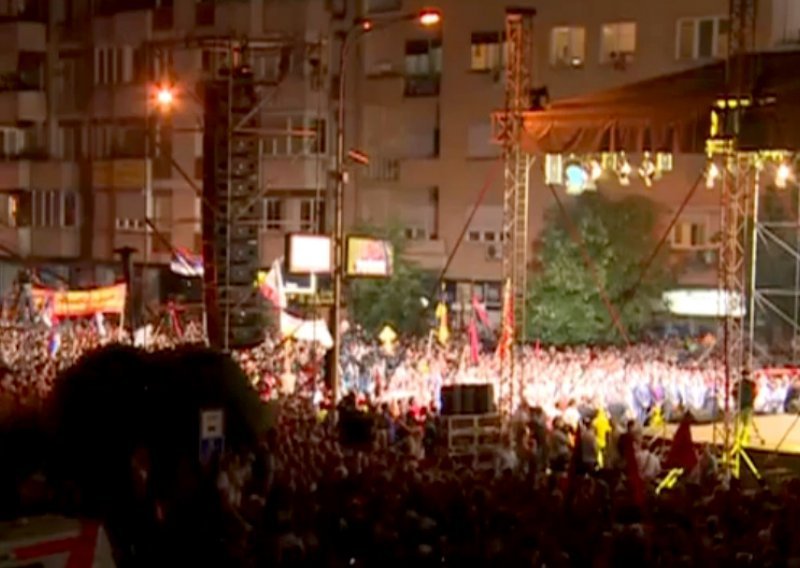 30 tisuća došlo dati podršku premijeru Gruevskom