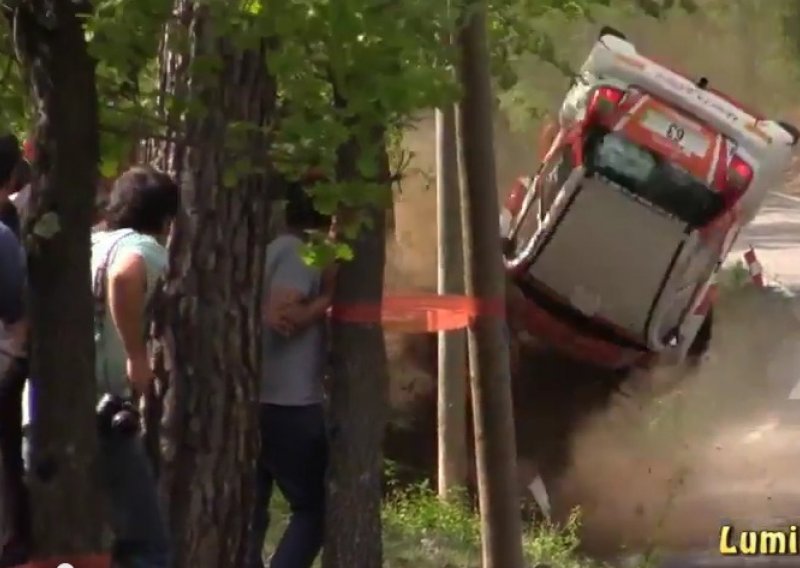 Brutalna reli nesreća potpuno šokirala gledatelje!