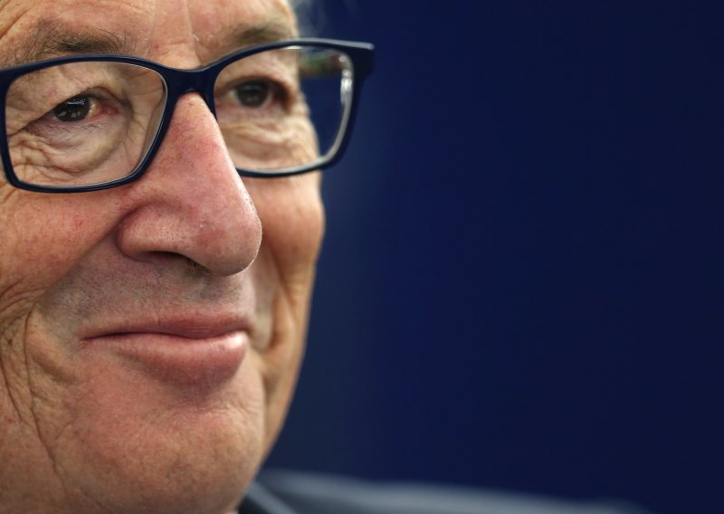 Juncker: Izlazak Grčke iz euro zone nije opcija