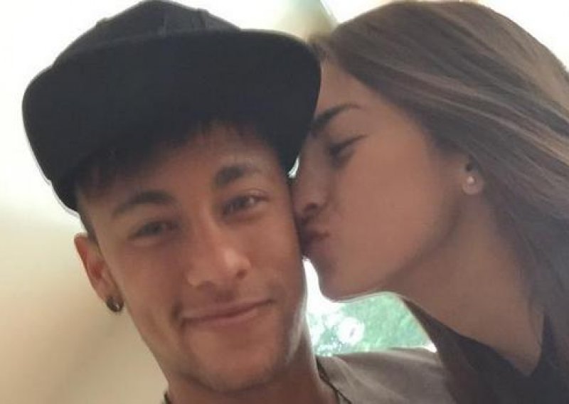 Ljepotica odbila novce i uzela - Neymara