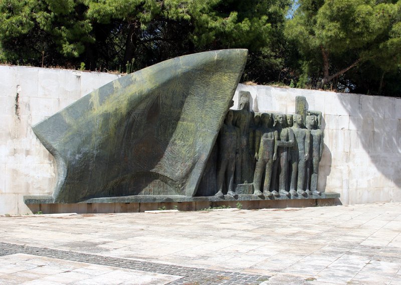 Spomen park Šubićevac čeka bolje dane