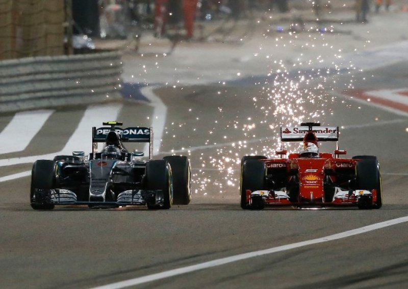 Iskre ponovo na F1 utrkama: Atrakcija ili opasnost?