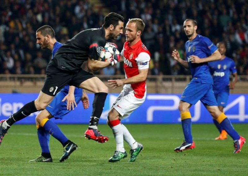 Juve sačuvao mrežu i izbacio Monaco iz Lige prvaka!