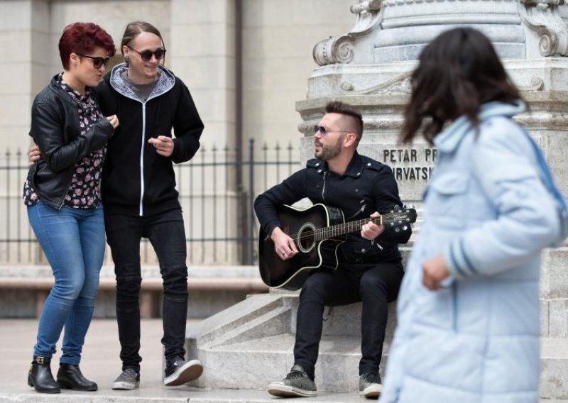 Zvijezde 'The Voicea' zabljesnule prolaznike na Cvjetnom