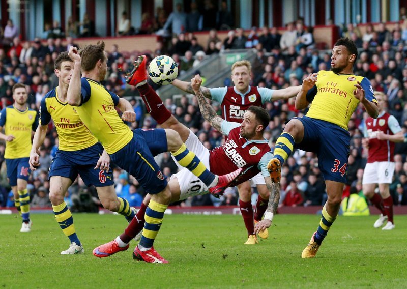 Arsenalu osma pobjeda u nizu, Leicester se ne predaje!