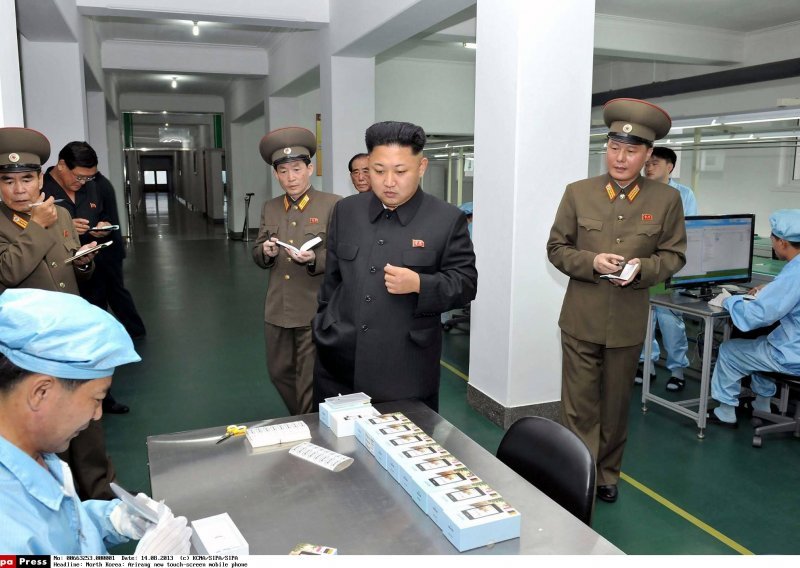 Zašto ljudi oko Kim Jong-una uvijek uzimaju bilješke?