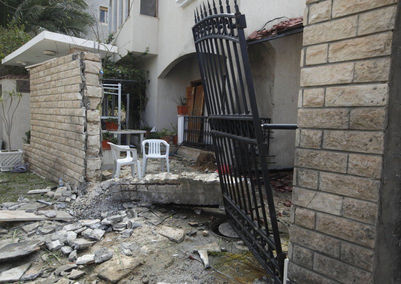 Bombama na rezidenciju iranskoga veleposlanika u Libiji